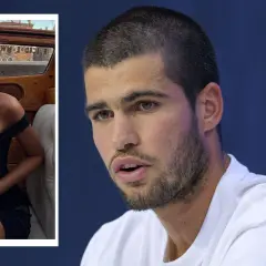 Carlos Alcaraz y su posible novia, una mujer rubia con un vestido negro, posan en un montaje.