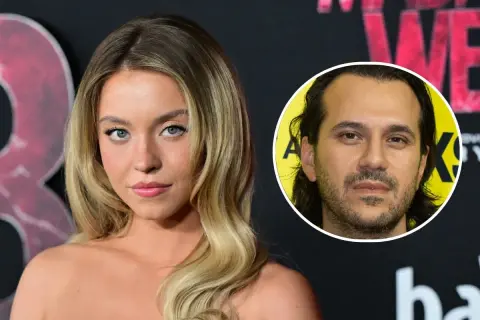 Sydney Sweeney y Jonathan Davino en un evento.