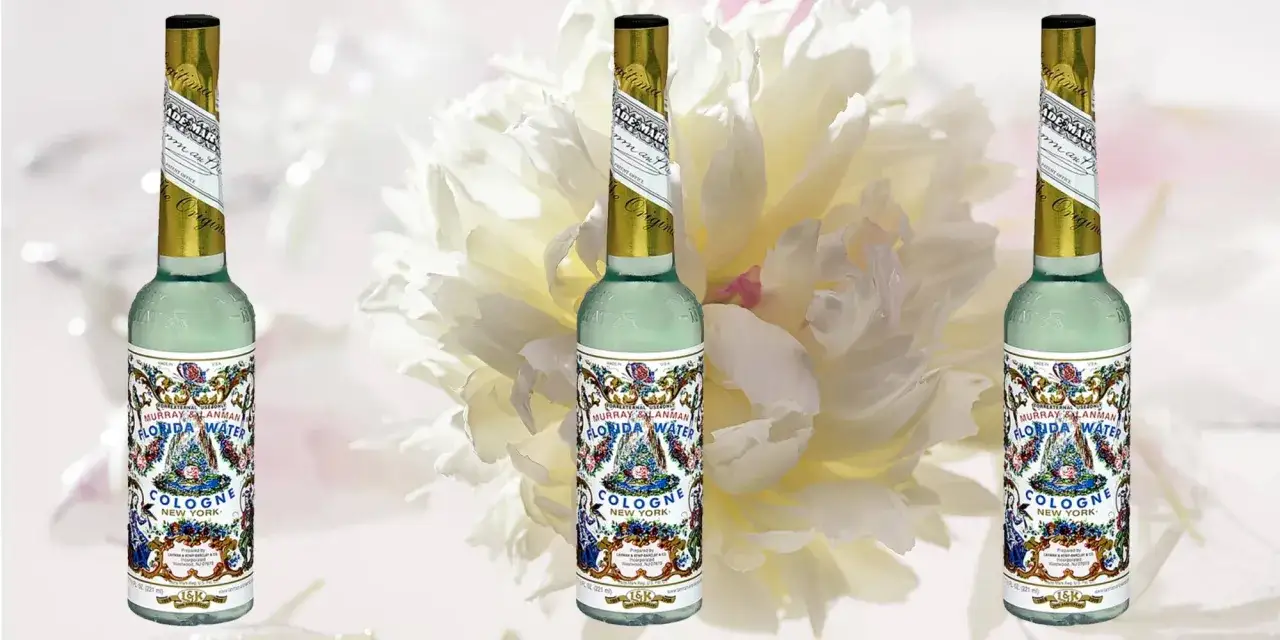 Tres botellas de Agua de Florida Murray & Lanman, un clásico perfume y colonia para que sirve en limpieza y rituales.