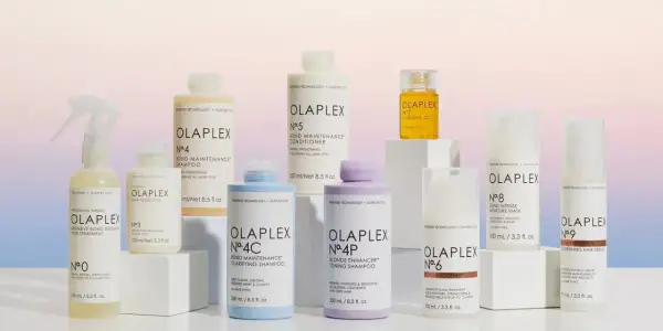Colección de productos Olaplex para cabello seco o mojado, incluyendo champús, acondicionadores y tratamientos.